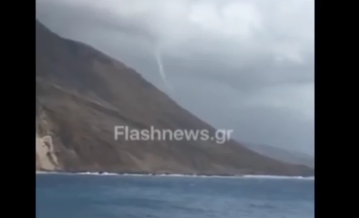 Κυκλώνας Ζορμπάς: «Πιάστηκε» στην κάμερα στρόβιλος στα Σφακιά
